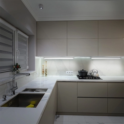 Lumière uniforme pour le plan de travail de cuisine