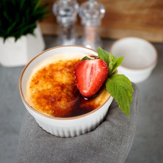 Durable porcelain ceramic for everyday use