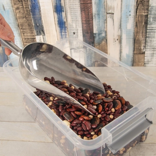 Deep scoop for easy scooping and pouring