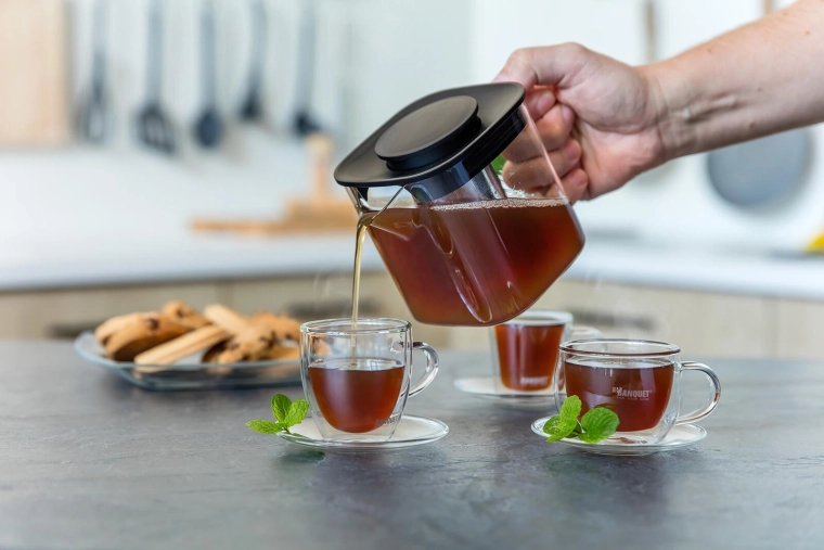 Comfortable, drip-free pouring