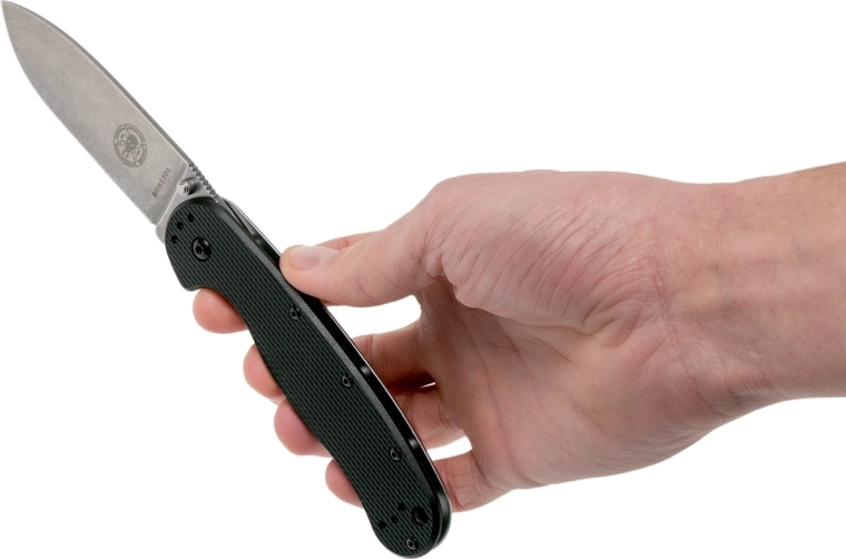 Poignée ergonomique et équipement EDC