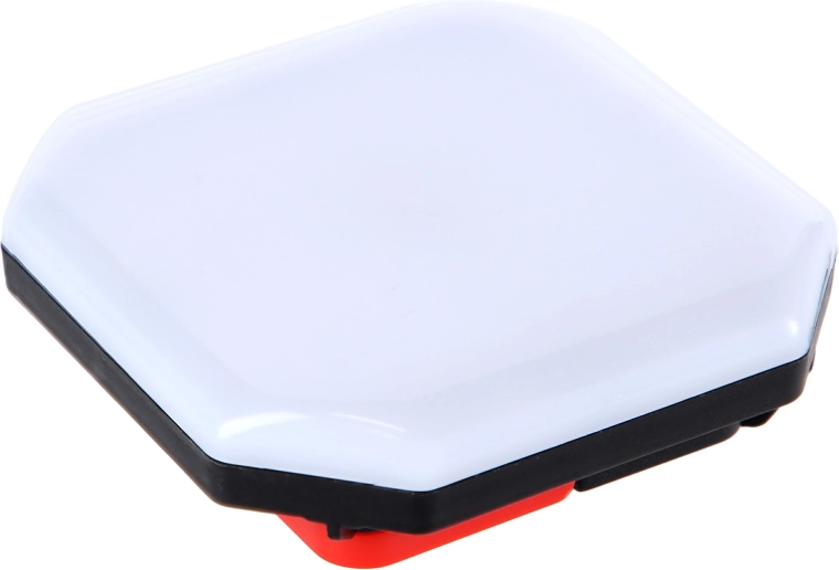 Powerful, even 220 lm illumination