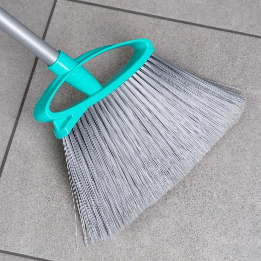 Profiled head for corners and edges