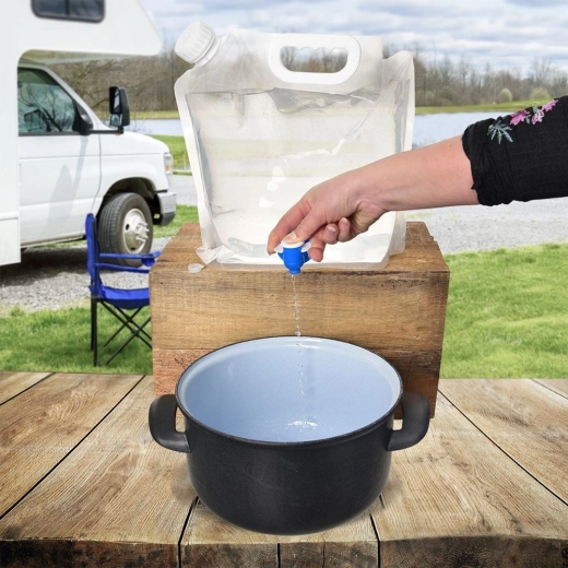 Integrierter Hahn für präzises und sauberes Ausgießen