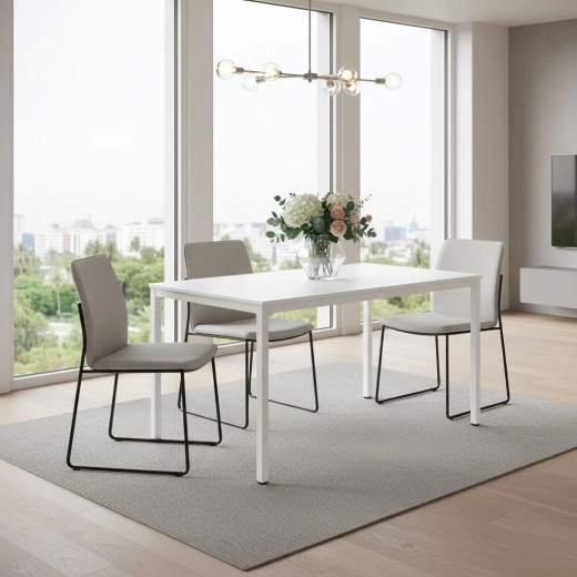 Spacious 120 × 60 cm tabletop for 4–5 people