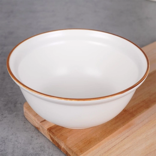 Design élégant avec liseré contrastant