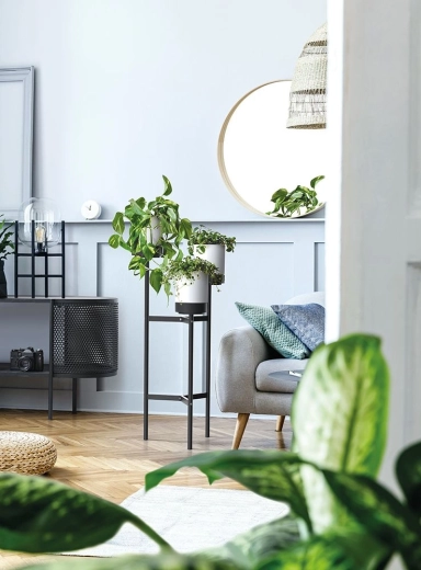 Stable metal construction