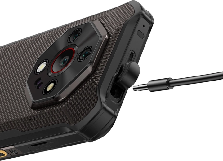 Multi-camera with LED flash