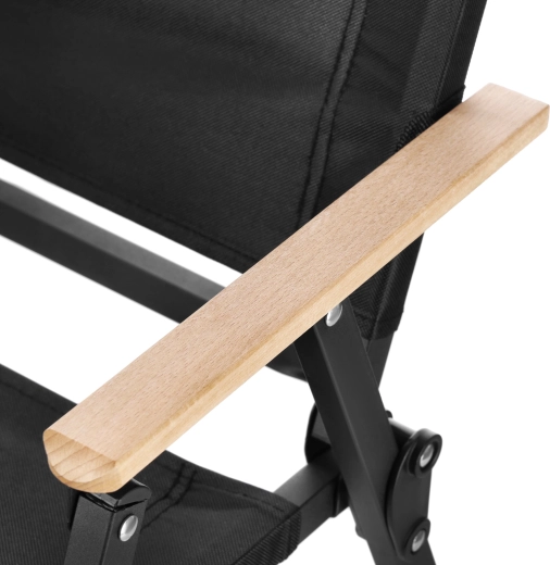 Stijlvolle houten armleuningen en eenvoudig opvouwen