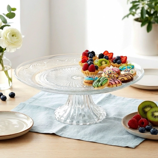 Elevated presentation on a stable pedestal