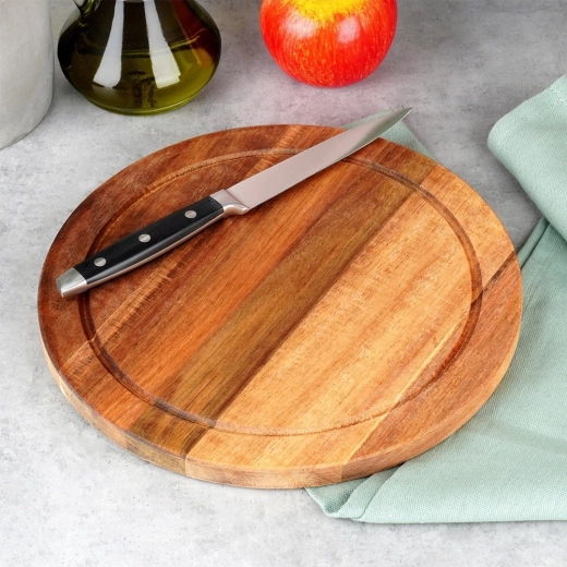 For cutting and stylish serving