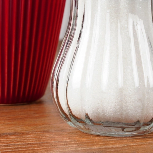 Durable clear glass with a ribbed body