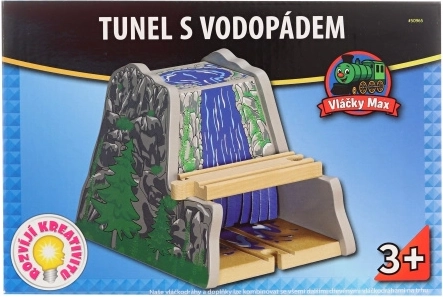 Maxim Holztunnel mit Wasserfall