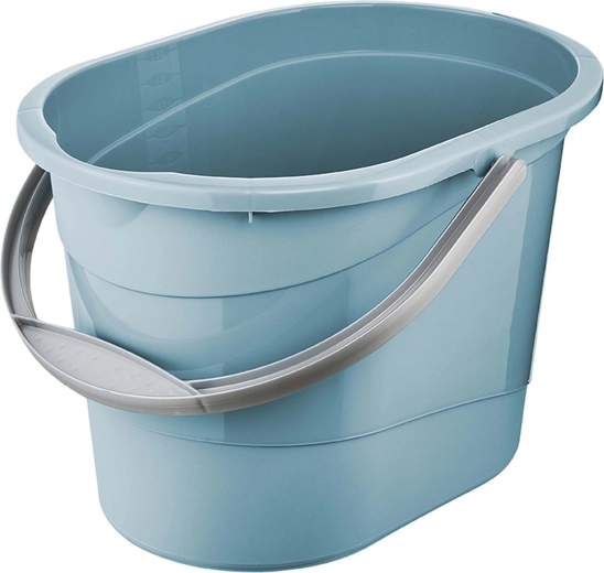 Plastic bucket with spout 13 l blue