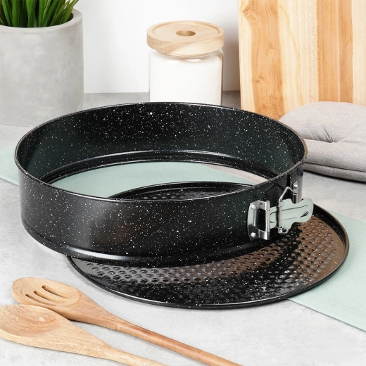 Easy removal and serving