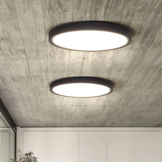 Slank ontwerp voor plafond en wand