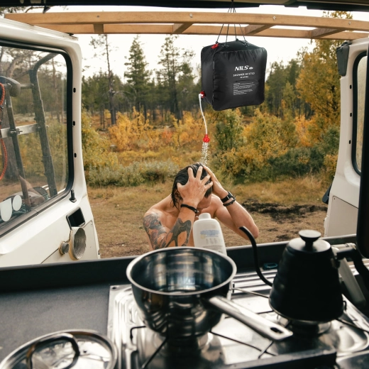 Practical shower hose and valve