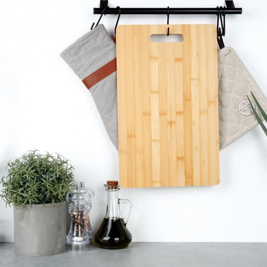 Cutting and serving in one