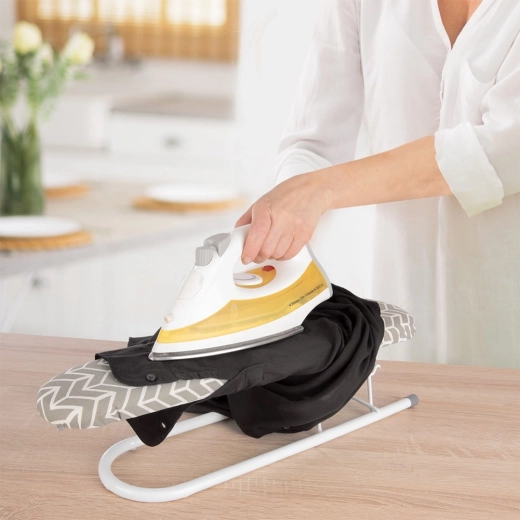 Assistant compact pour manches et détails