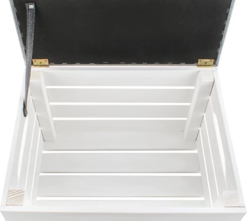 Stauraum unter dem aufklappbaren Deckel