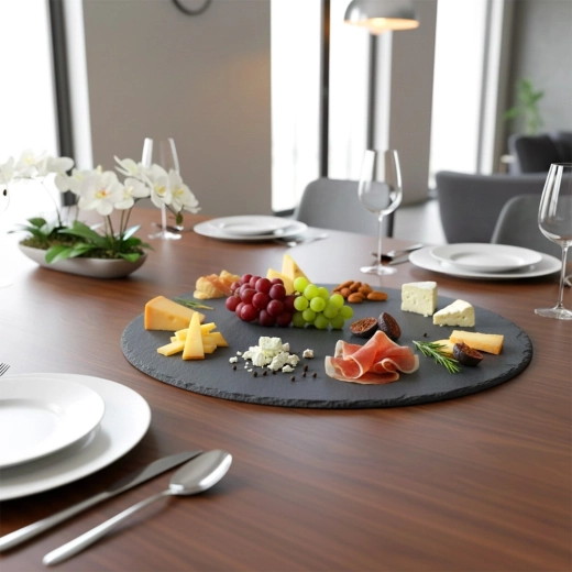 Présentation élégante sur ardoise naturelle