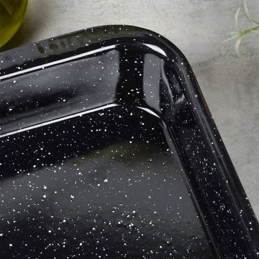 Praktische afmetingen en hoge randen