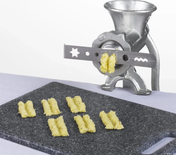 Stainless steel Linzer cookie nozzle, size 5