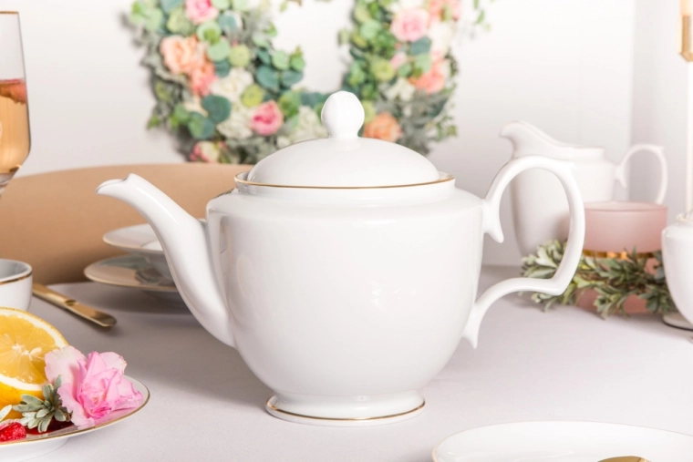 Glaçure résistante et porcelaine sûre