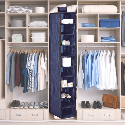 Quick installation on the closet rod