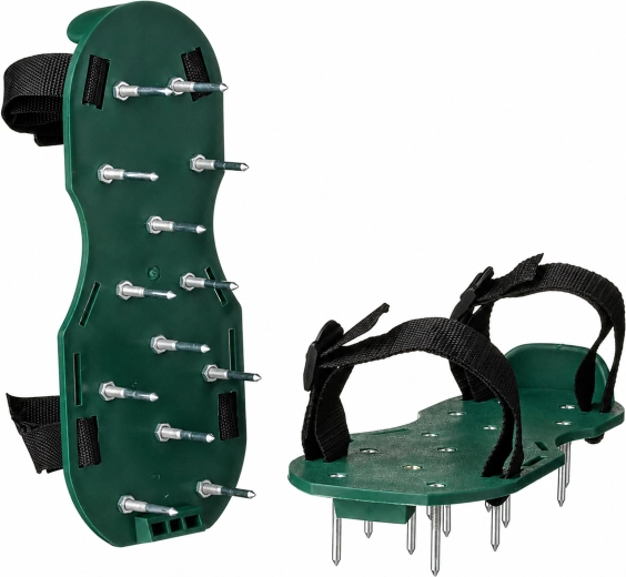 Schuhüberzieher mit Spikes zur Rasenbelüftung