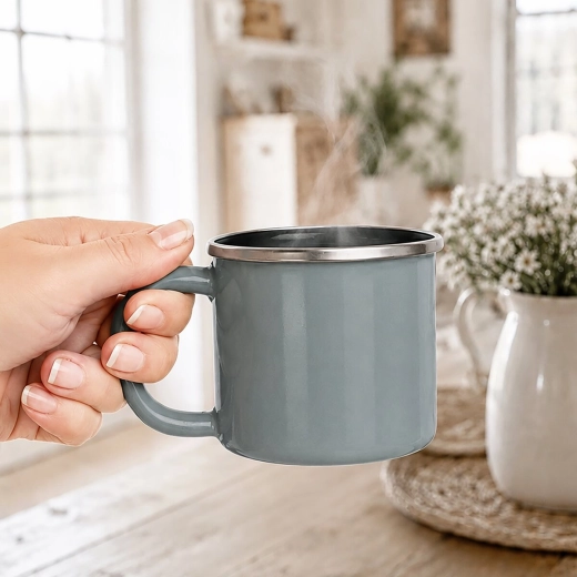 Comfortable grip and a pleasant capacity