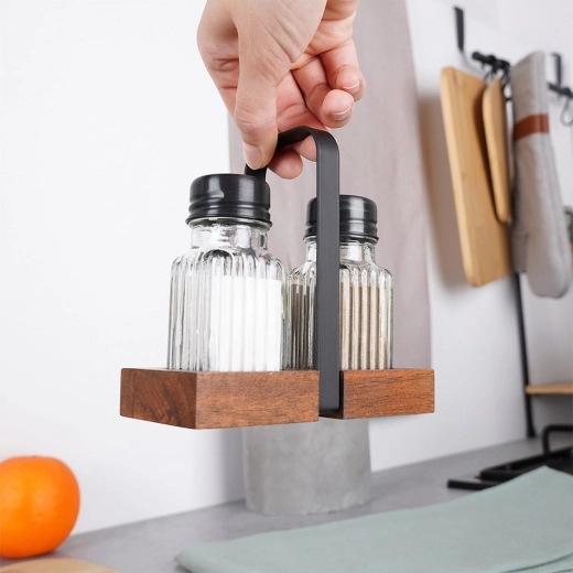 Praktischer Holzständer mit Metallgriff