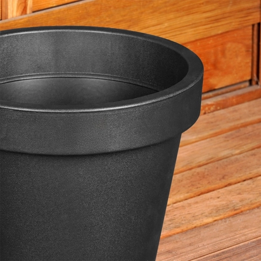 Durable and lightweight for year-round use