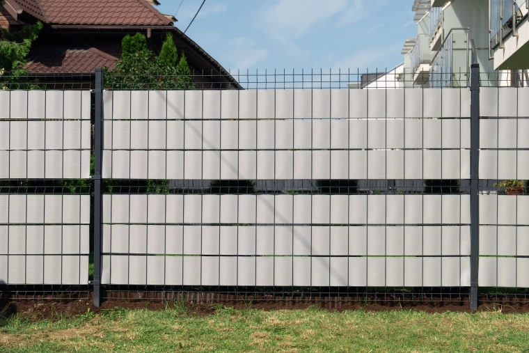 Quick and easy tool-free installation