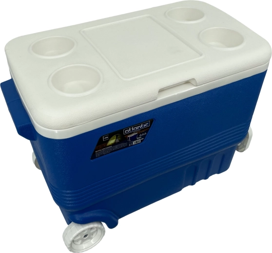 Practical lid with drink holders