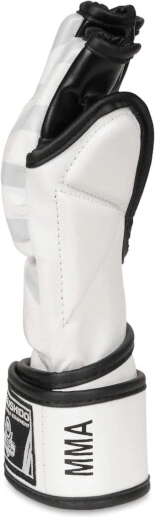 Open palm for grip and ventilation