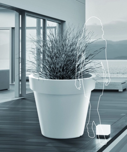 Suitable for indoors and outdoors