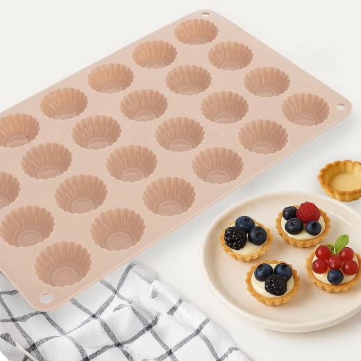 Flexible silicone for easy removal of desserts