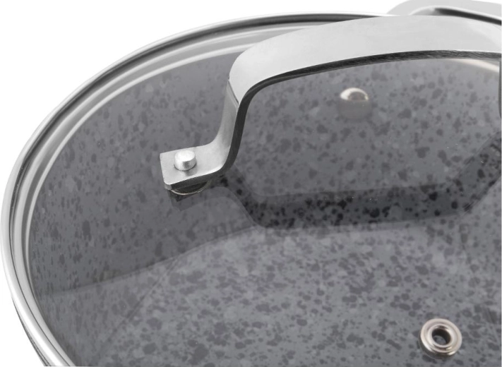 Glass lids with steam vent