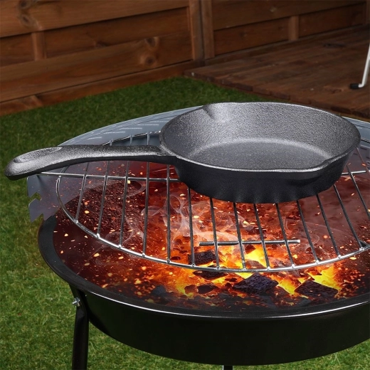 Voor in de keuken en boven het vuur