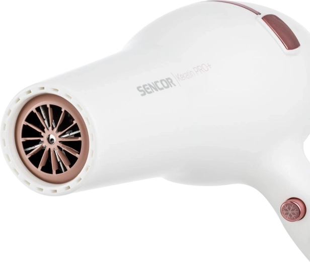 Soin ionique pour des cheveux lisses