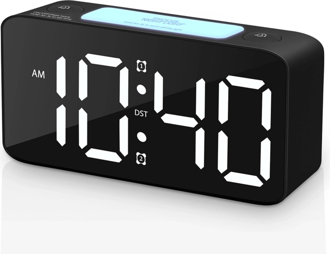 Deux réveils, snooze et 5 niveaux de volume