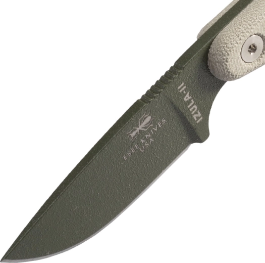Solide construction full tang en acier 1095