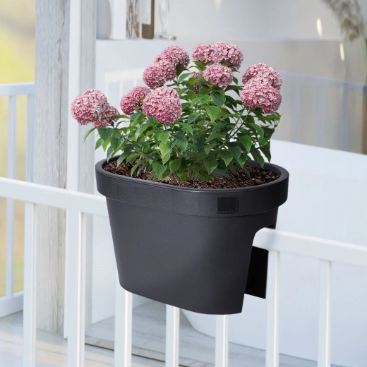 Einfache und sichere Montage am Geländer