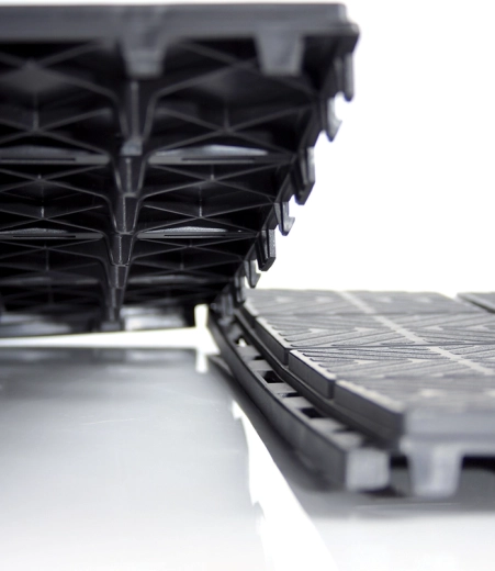 Surface antidérapante et drainage efficace