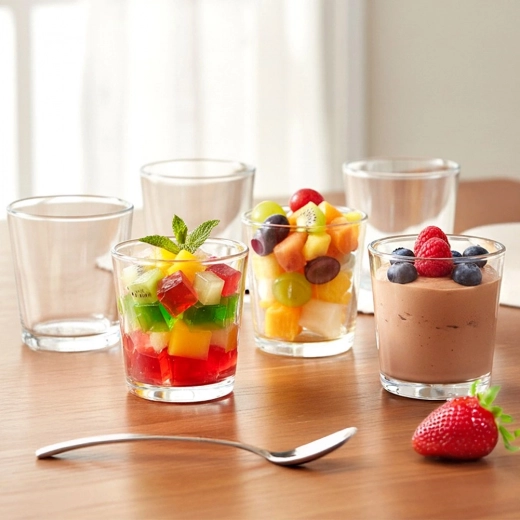 Stilvolle Präsentation von Desserts und Snacks