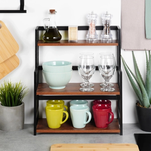 Maximum order in minimal space