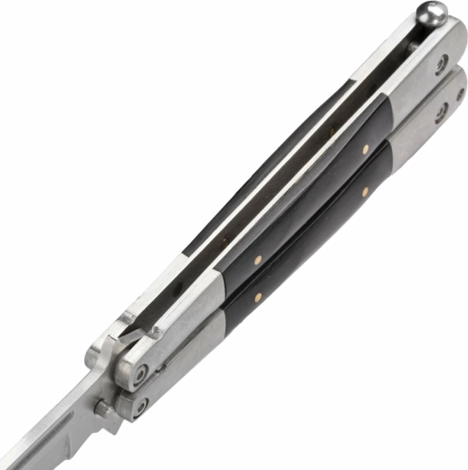 Smooth opening and secure balisong latch