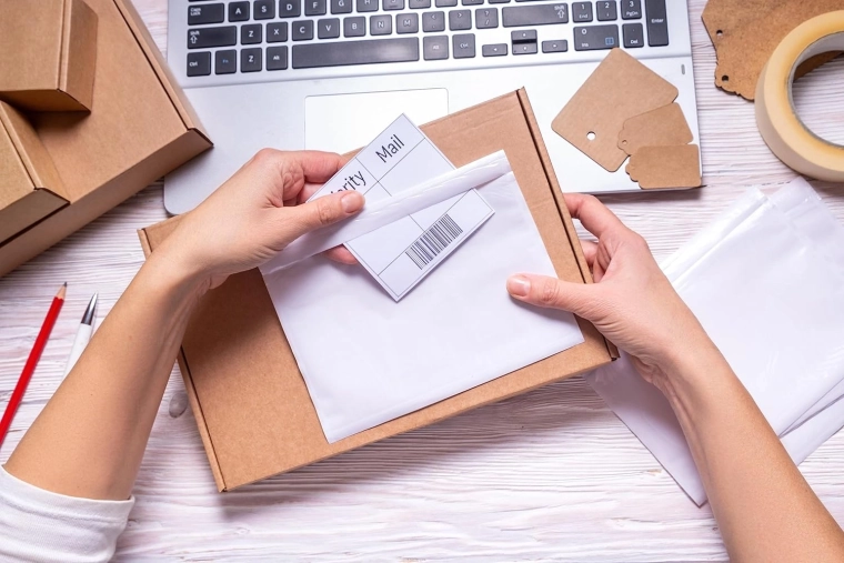 Schnelles und festes Aufkleben