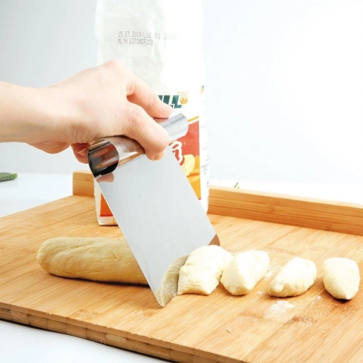 Large lame en acier inoxydable pour des découpes nettes et des surfaces lisses